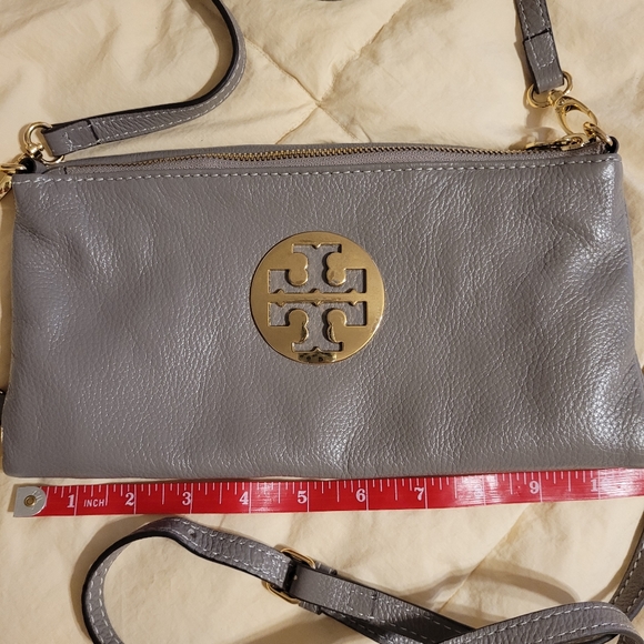 Tory Burch Handbags - Tory Burch foldover leather purse